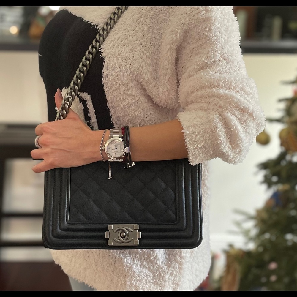 Black chic shoulder bag istitched quilting